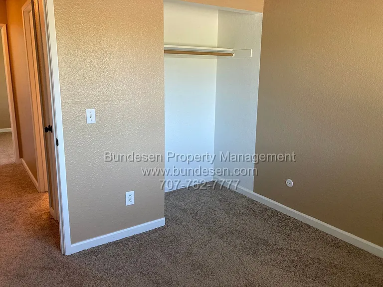 465 Enterprise Dr — Photo 15