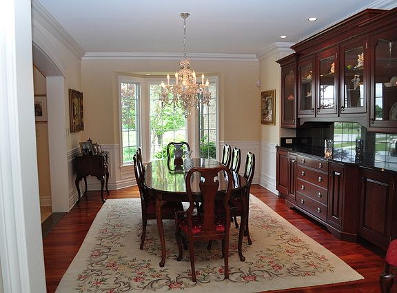 3rd image of 9761 Dewey Cir