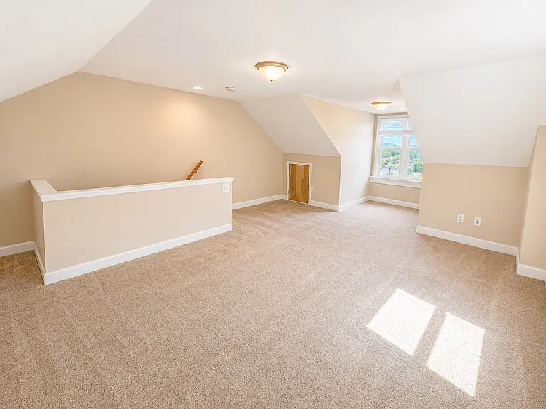 38 W Rambo St — Photo 14