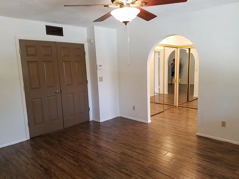 4301 E Hearn Rd — Photo 10