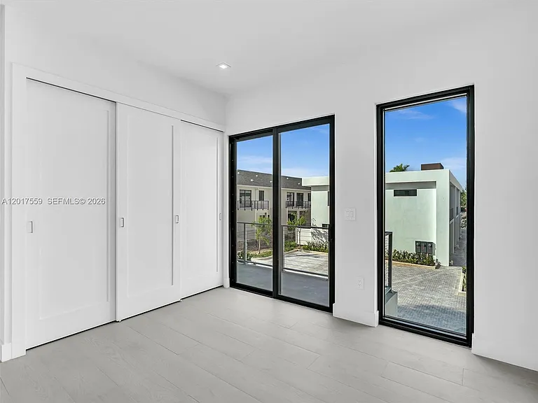 4640 SW 32nd Ave #D1 — Photo 59