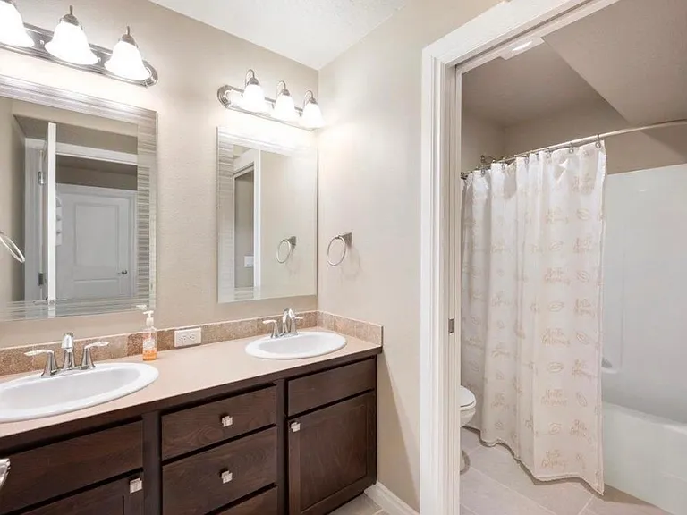 4819 N Emerald Ln — Photo 27