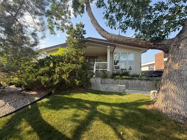 3733 21st Ave S, Lethbridge, AB T1K 4J2