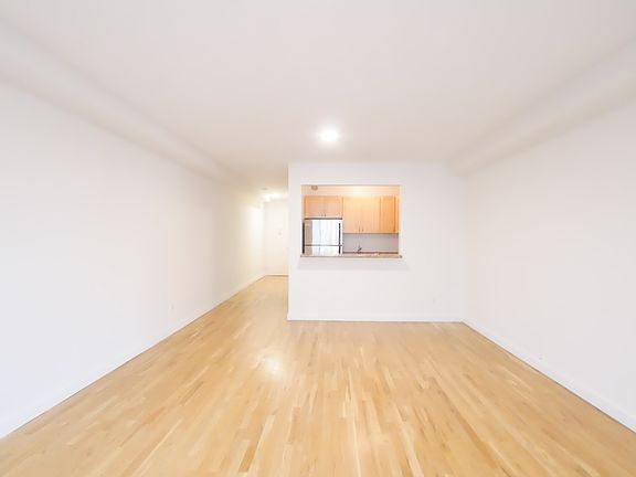 4th image of 77 5th Ave APT 19C