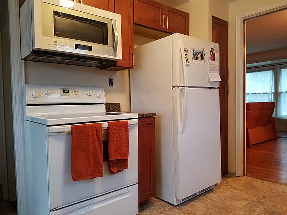 2nd image of 35464 W Chicago St