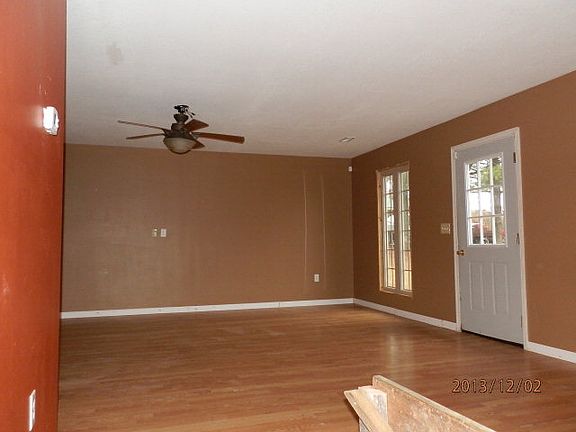 3rd image of 65 Southerland Ln