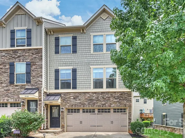 1940 Catkin Ln, Charlotte, NC 28205