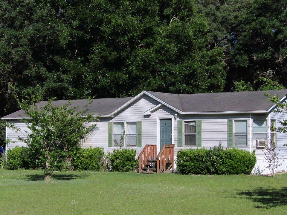 1st image of 121 SW Celine Ct