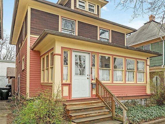 5th image of 121 Chestnut Ave NE