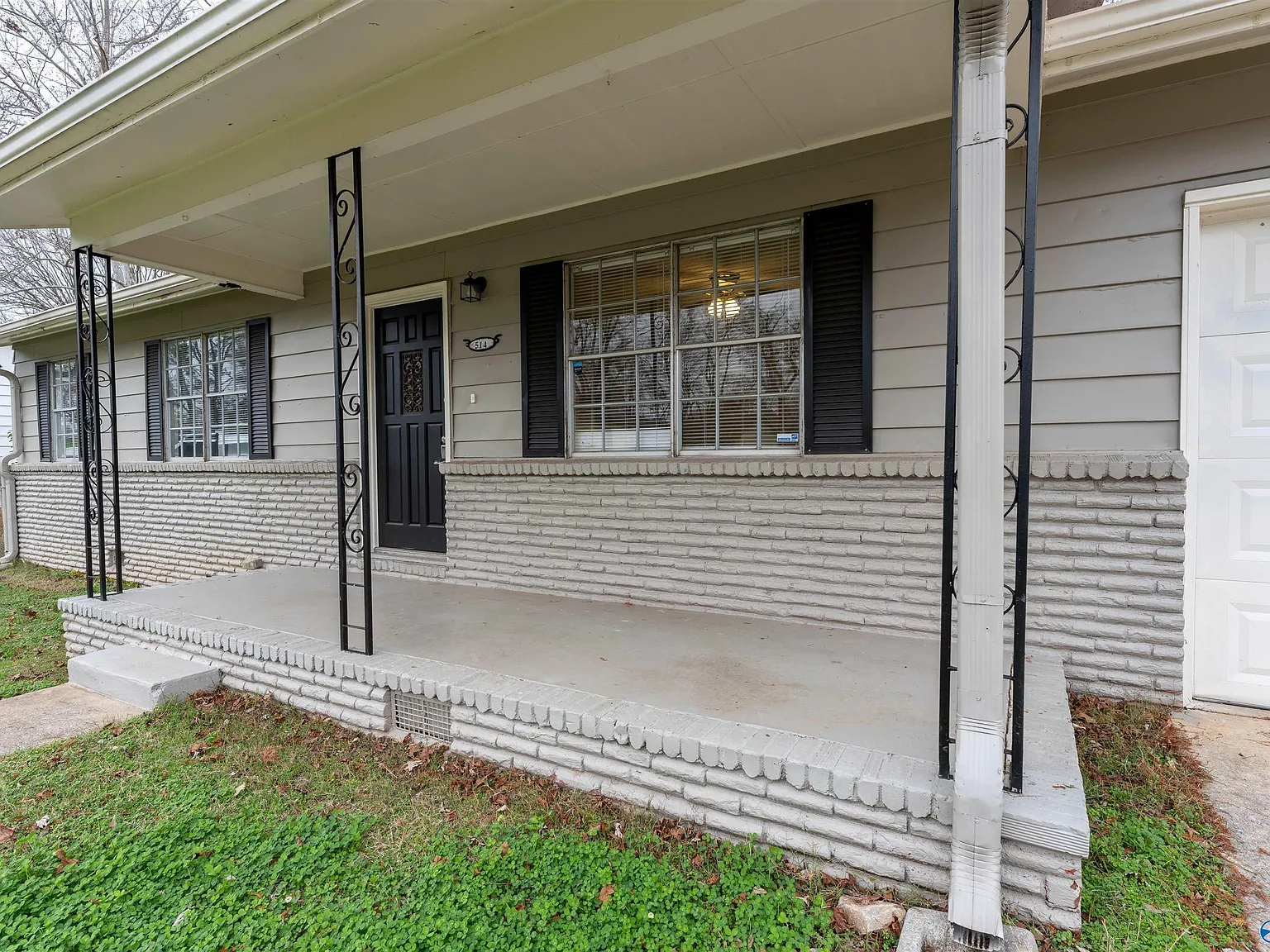 3 bed, 2.0 bath, 1170 sqft, $1,450 — Photo 2