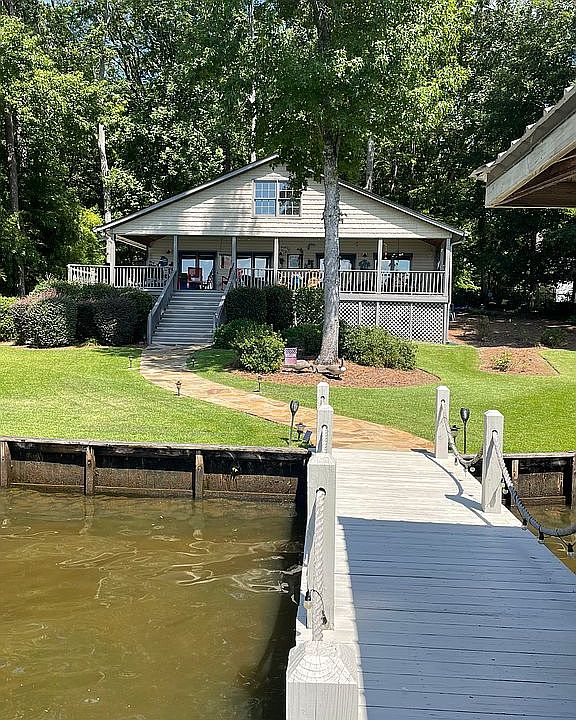 2nd image of 142 Dogwood Dr