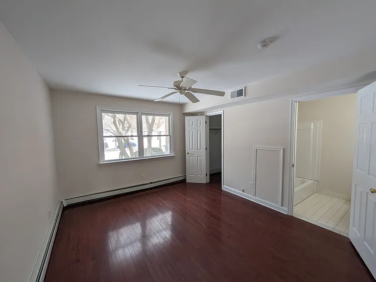 416 Main St #I — Photo 9