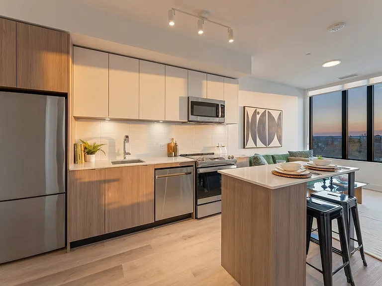 500 Upper Wellington St — Photo 15