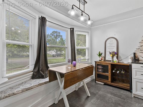 4th image of 15433 Kinloch