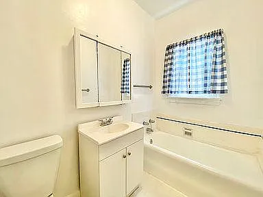 427 N Genesee Ave — Photo 23