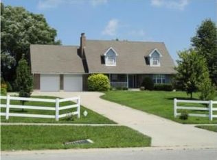 906 W Ryan Rd, Grain Valley, MO 64029