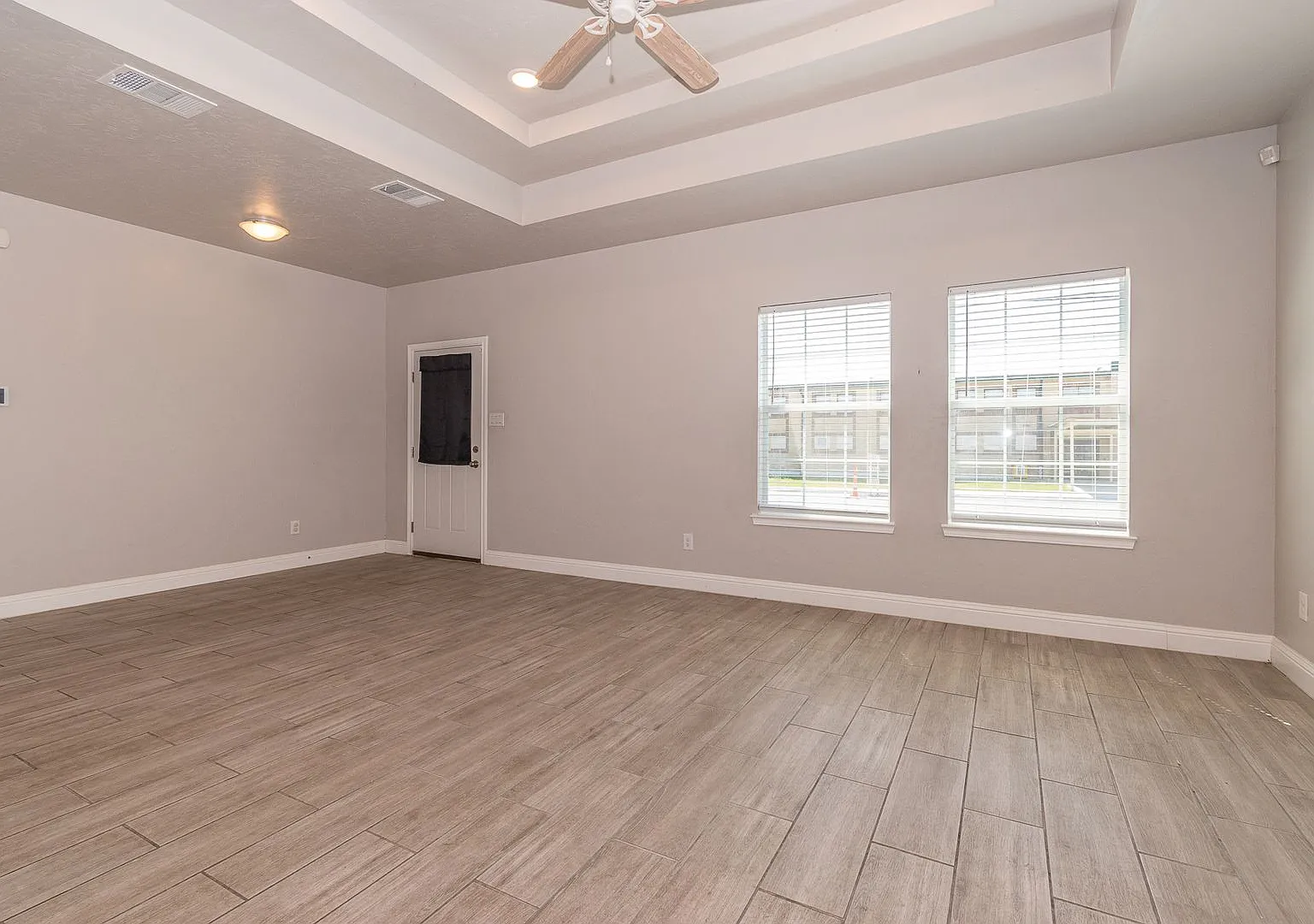 2505 Carver — Photo 4