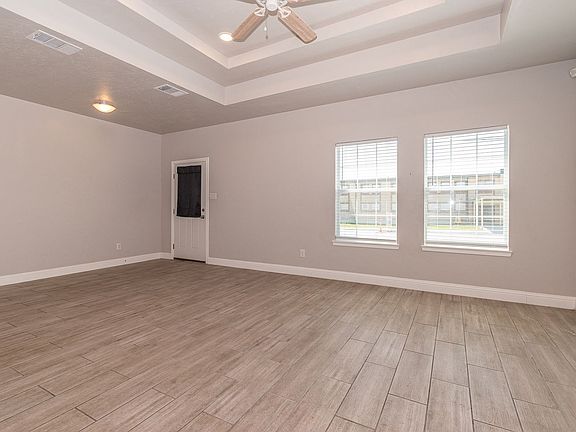 4th image of 2505 Carver St