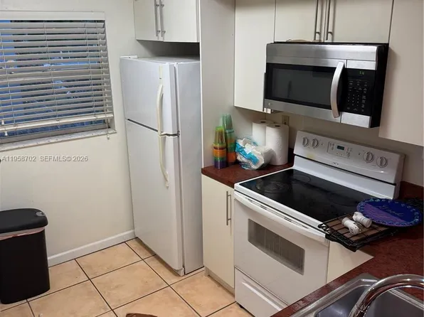 4600 SW 67th Ave APT 232, Miami, FL 33155