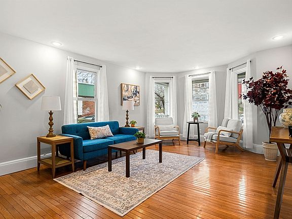 4th image of 221 Highland Ave #1