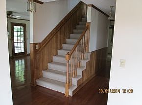 3rd image of 822 Lizabeth Dr