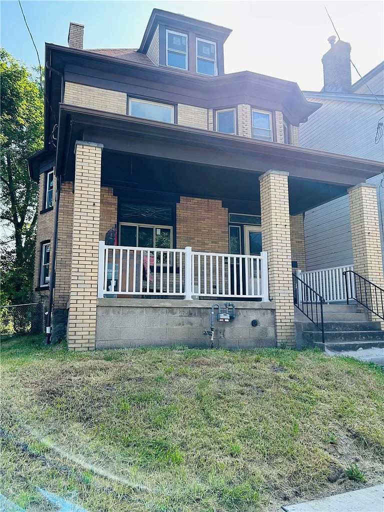 2922 Zephyr Ave photo 1