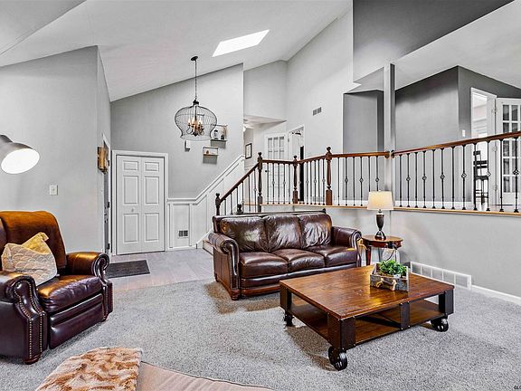 3rd image of 53 Glade Dr
