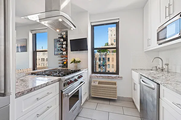 Sold by Compass | media 4