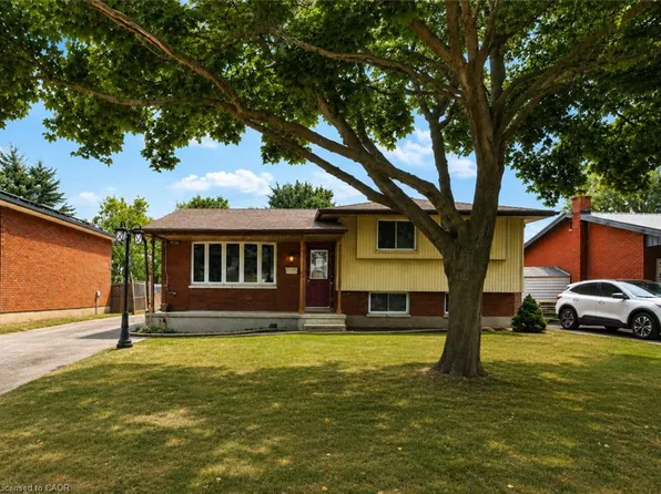 37 Ebury Cres, London, ON N6C 3E1