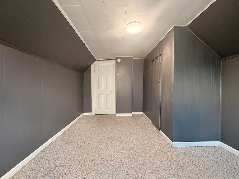 102 Church St — Photo 32