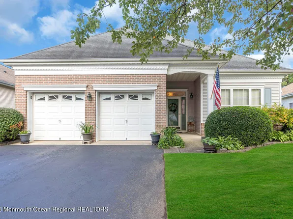 13 Silverspring Drive, Lakewood, NJ 08701