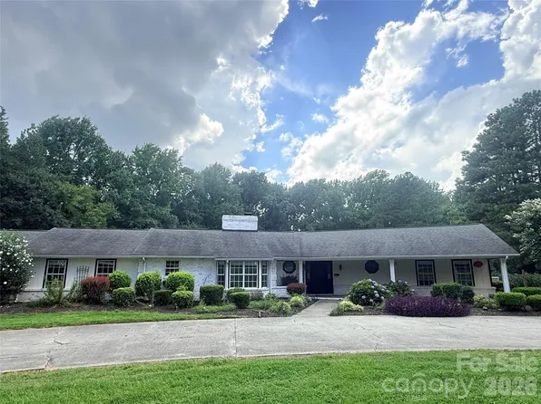 1018 Woodland Forest Dr, Waxhaw, NC 28173