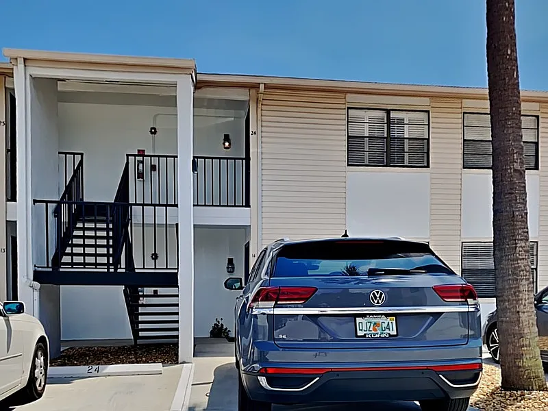 3102 W Horatio St #24