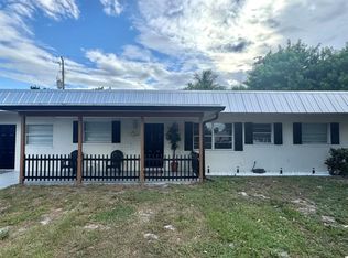 1604 SE Apache Ave, Stuart, FL 34994