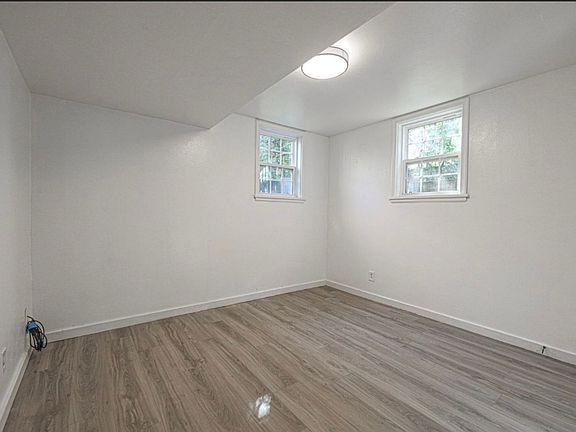 2nd image of 915 E Ave E #63A920FEB