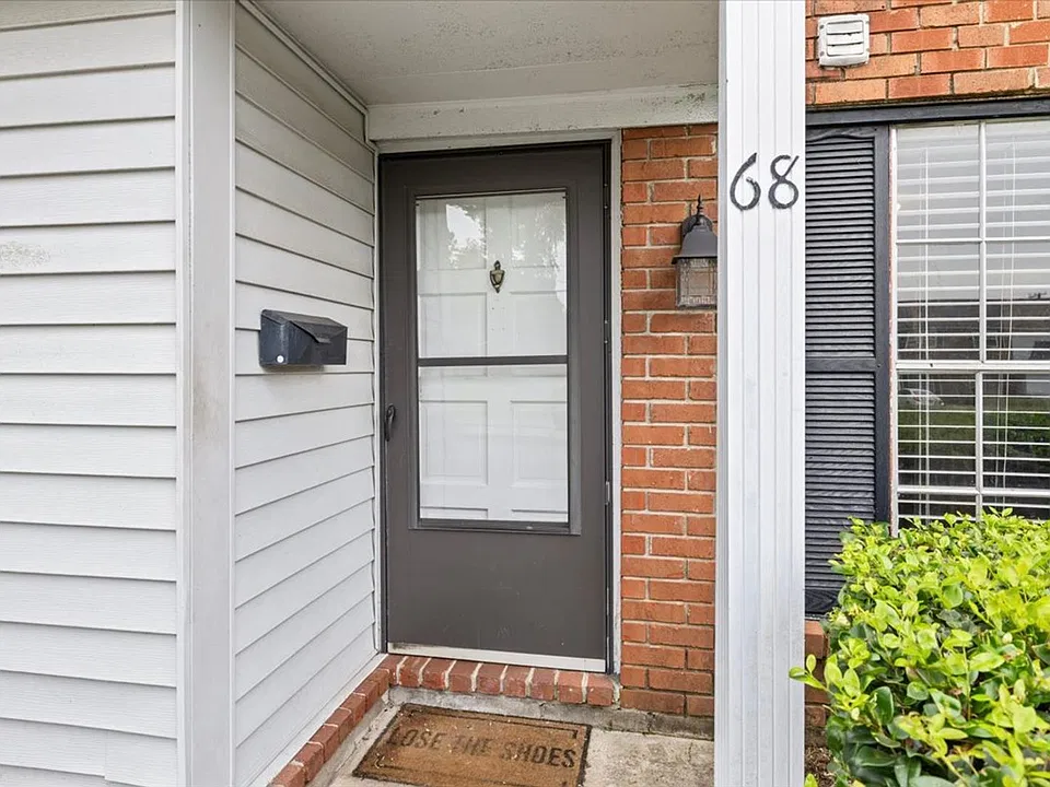 68 Knollwood Cir