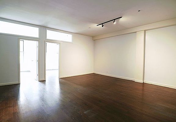 4th image of 122 Seigel St #3C