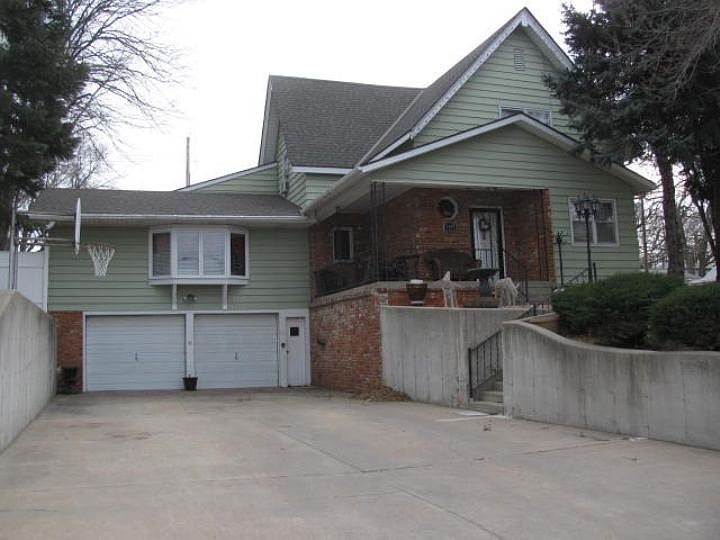 1st image of 1017 5th Ave