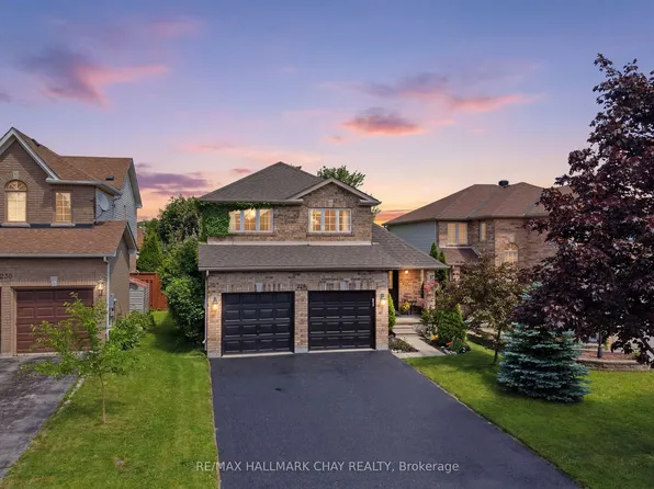 228 Wessenger Dr, Barrie, ON L4N 8R4