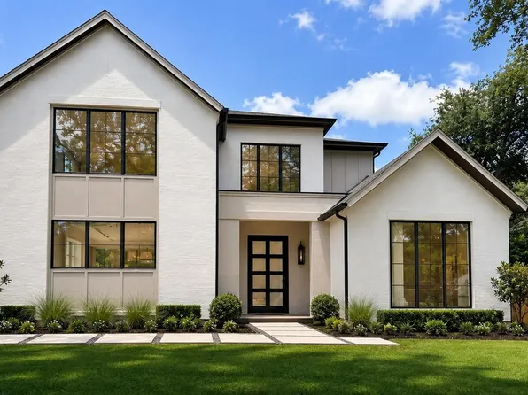 10722 Old Coach Ln, Houston, TX 77024