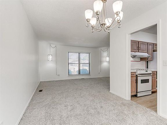 5th image of 11708 Oakdale St