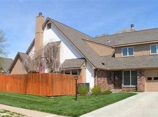 5702 SW Foxcroft Cir N, Topeka, KS 66614