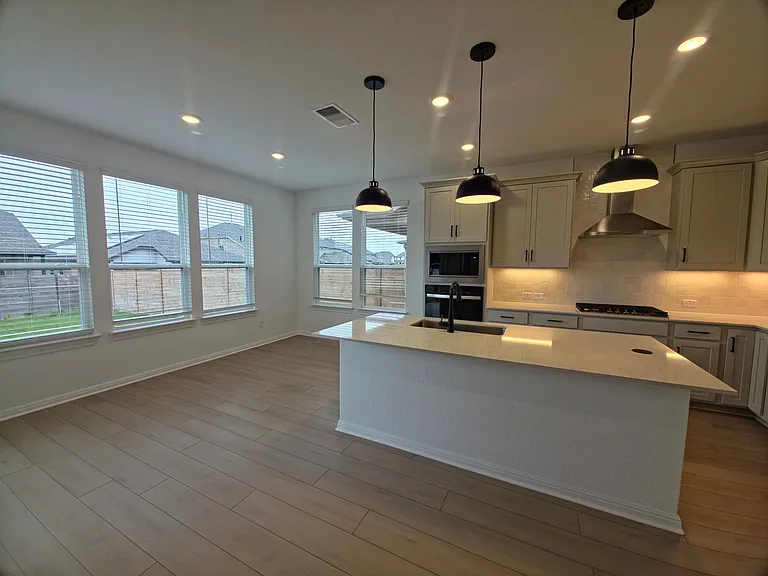 337 Foresail Rd — Photo 4