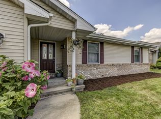 4517 Venetian Dr, Springfield, IL 62703