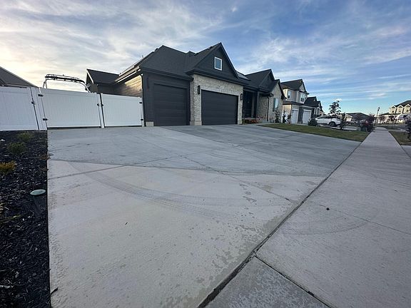 2nd image of 8324 S Jayson Bend Dr