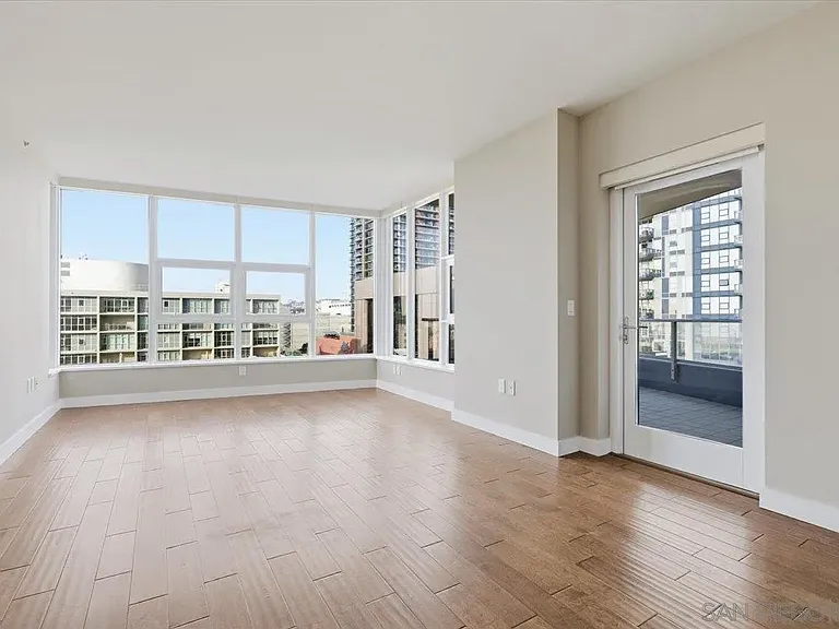 1325 Pacific Hwy #805 — Photo 23