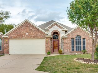 4824 Summer Oaks Ln, Fort Worth, TX 76123