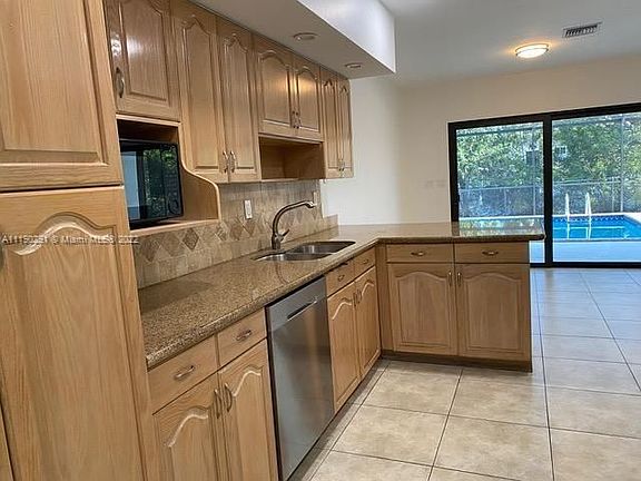 3rd image of 1460 Coruna Ave #1460