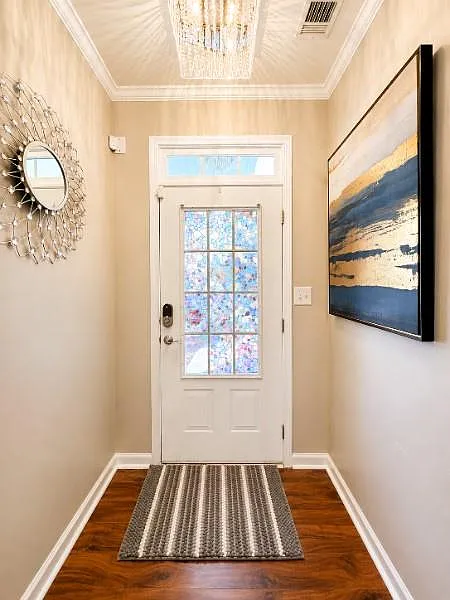 3 bed, 2.5 bath, 1870 sqft, $3,200 — Photo 2
