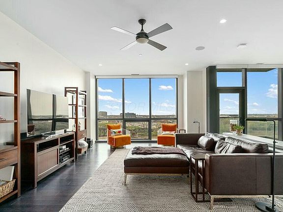 3rd image of 250 Spring St APT 824